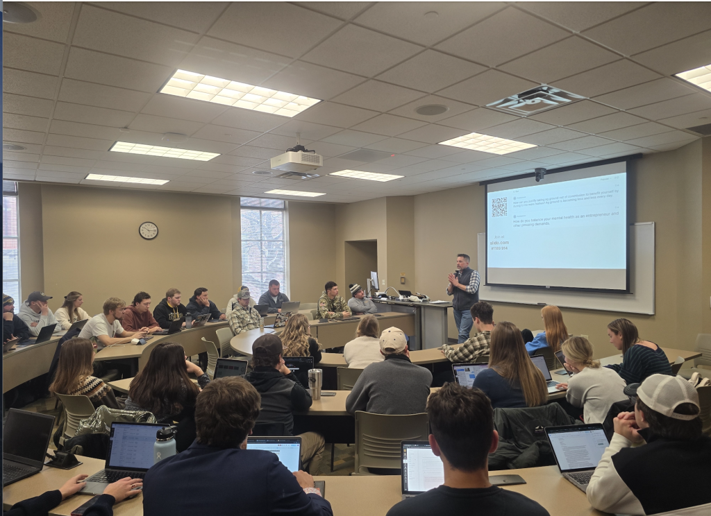 Don Seitz, Director of Entrepreneurship Legal Clinic at Mizzou, speaking to students